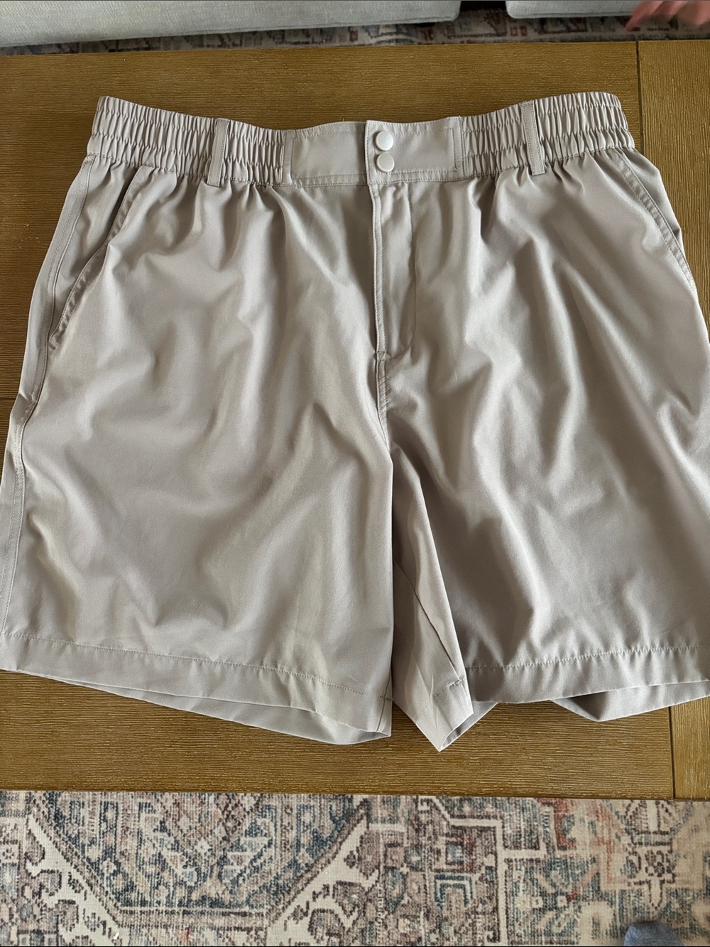 BURLEBO Men’s Elastic-Waist Bermudas in Light Beige